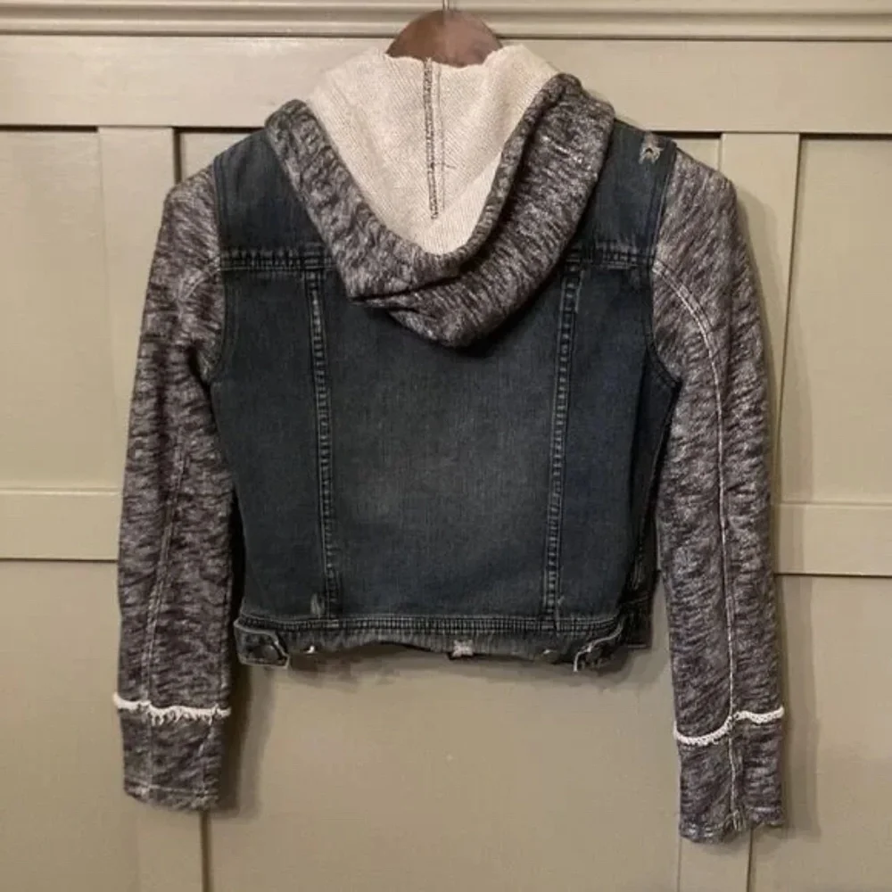 Free People Distressed Denim Jean Jacket W/ Knit Sleeves & Hood Black Size Small - Picture 7 of 11